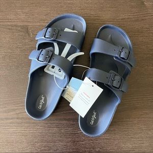 NWT Cat & Jack navy blue sandals. Boys 5